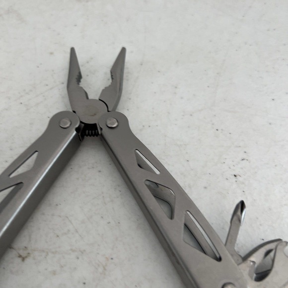 Sheffield 12-IN-1 MULTI TOOL - Pliers, Screwdriver, Knife & More - Picture 7 of 11